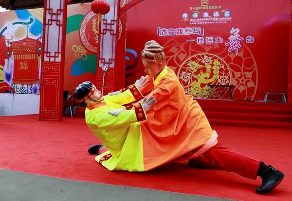 中国民俗二鬼摔跤表演
