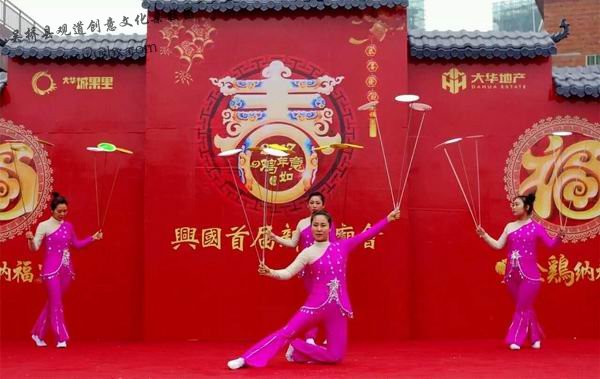 吴桥杂技《瓦舍勾栏》表演再现传统民俗市井文化